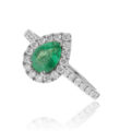 Anello in oro bianco con smeraldo taglio goccia (0,65 ct) e diamanti taglio brillante (0,45 ct)