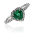 Anello in oro bianco con diamanti (ct 0,30) e smeraldo (ct 0,79)