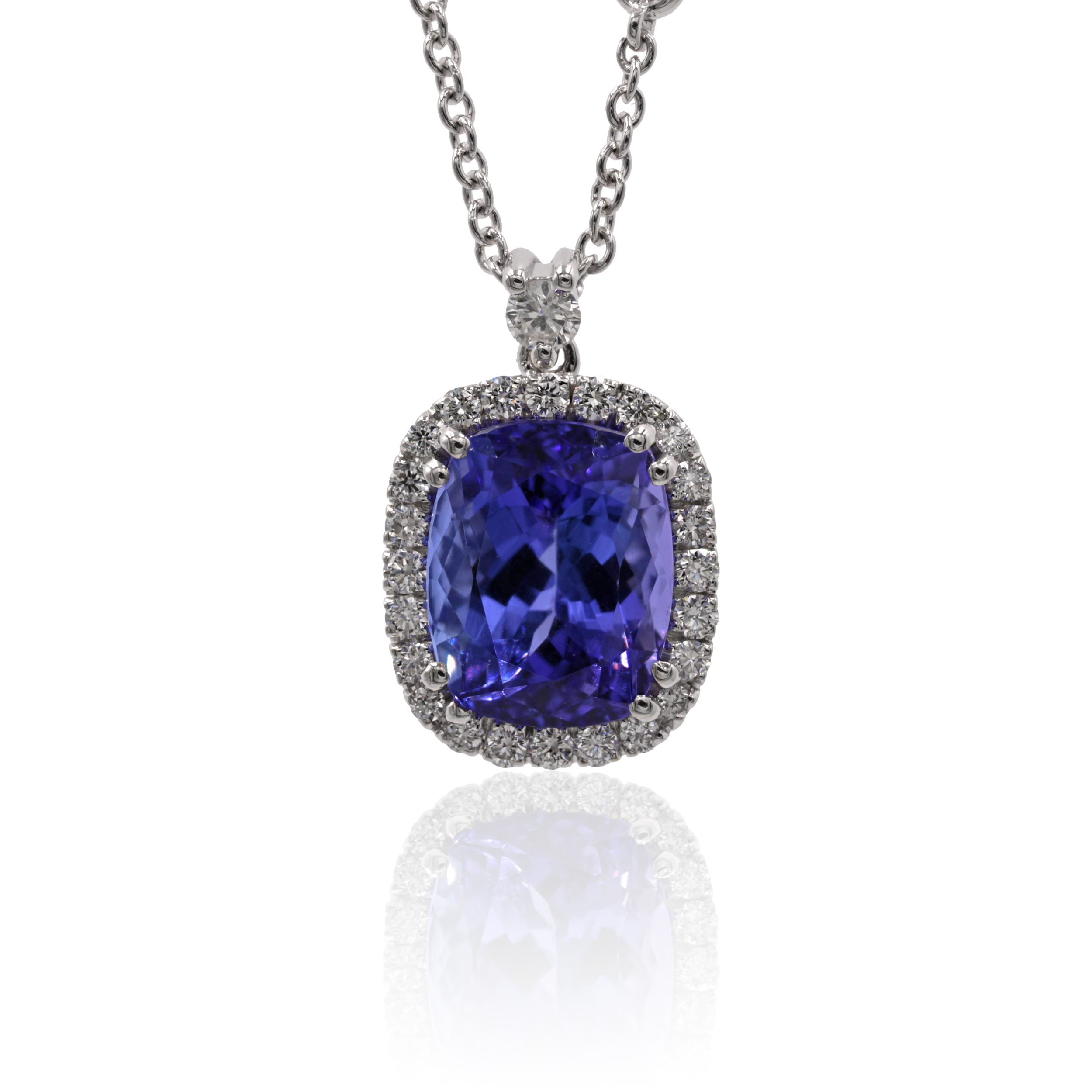 Girocollo in oro bianco 18 ct con diamanti taglio brillante ( ct 0.55 ) e tanzanite taglio cuscino ( ct 3.92 )