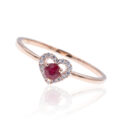 Anello in oro rosa con cuore con rubino (ct 0,12) e diamanti (ct 0,06)