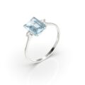Anello in oro bianco con acquamarina (ct 2) e diamanti (ct 0,04)