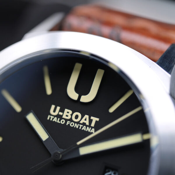 UB-8105_3.jpg
