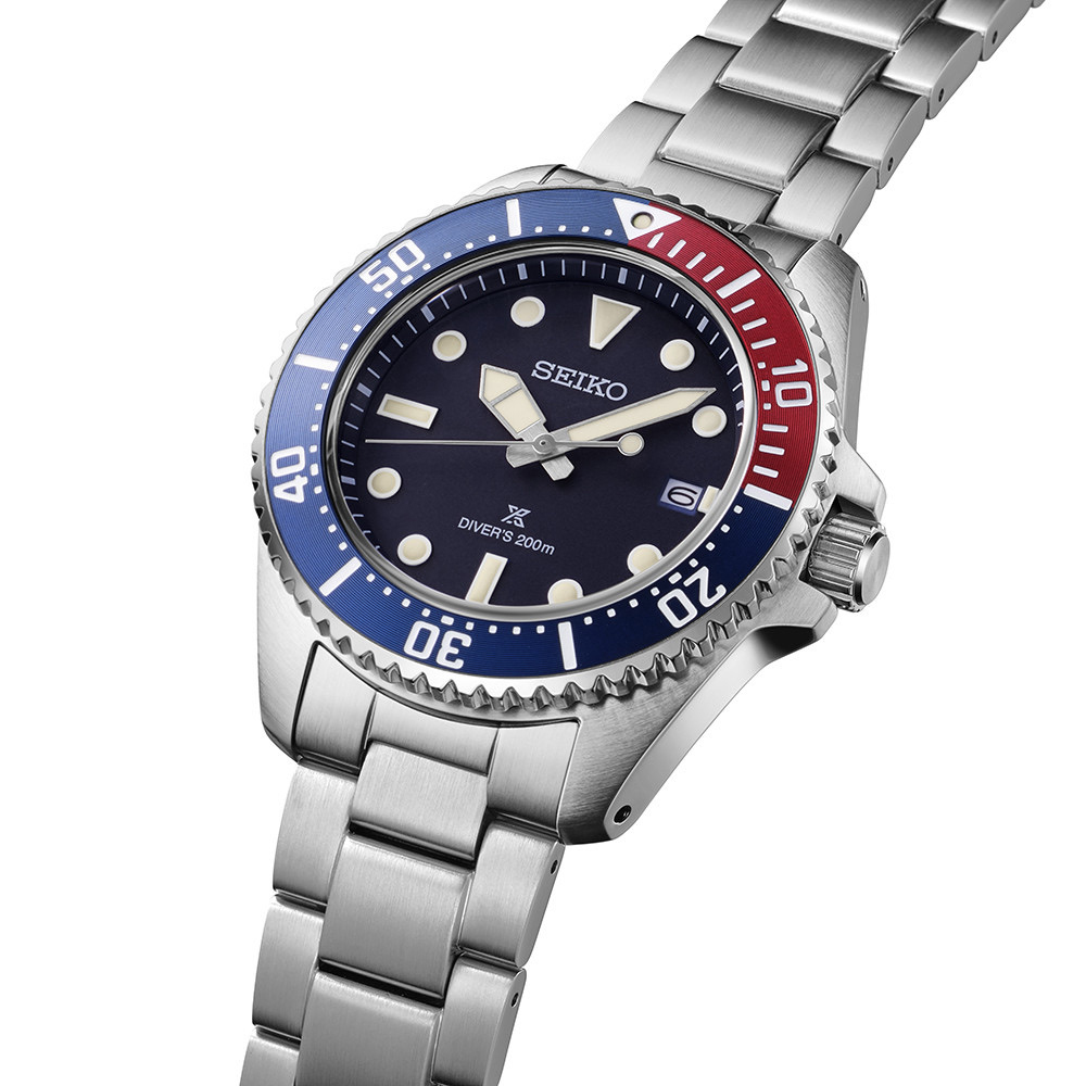 SNE595P1_2.jpg