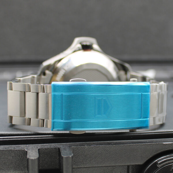 WBP5A8A.BF0619U_11.jpg