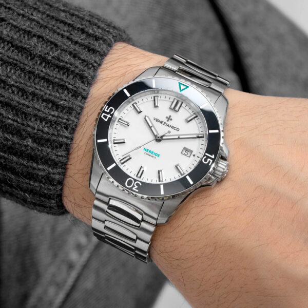 4521531C_2.jpg