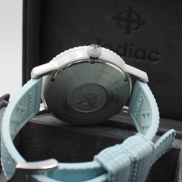 ZO9590_10.jpg