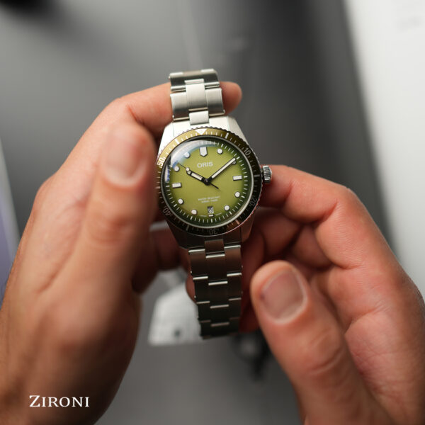 01 733 7707 4057-07 8 20 18_3.jpg