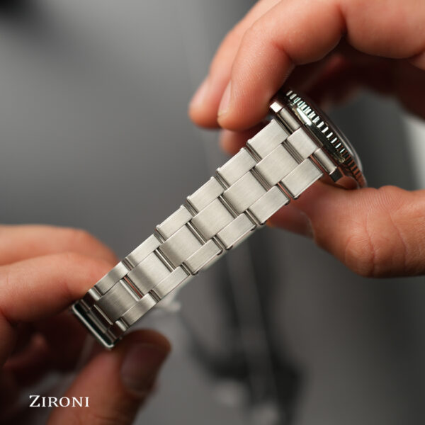 01 733 7707 4057-07 8 20 18_6.jpg