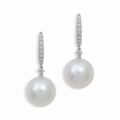 Orecchini con perle australiane (14 mm) e diamanti (ct 0,25)