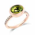 Anello in oro rosa con peridoto (3,05 ct) e diamanti (0,21 ct) - mod. medio