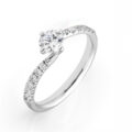 Solitario in oro bianco con diamante centrale (0,51 ct) e diamanti sul gambo (0,24 ct)