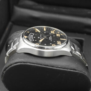 H64645531_7.jpg